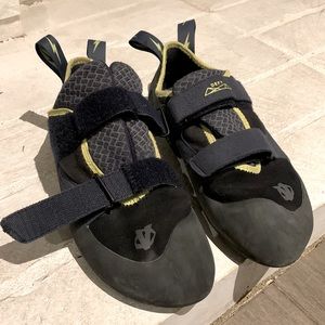 Evolv rock climbing shoes - Defy